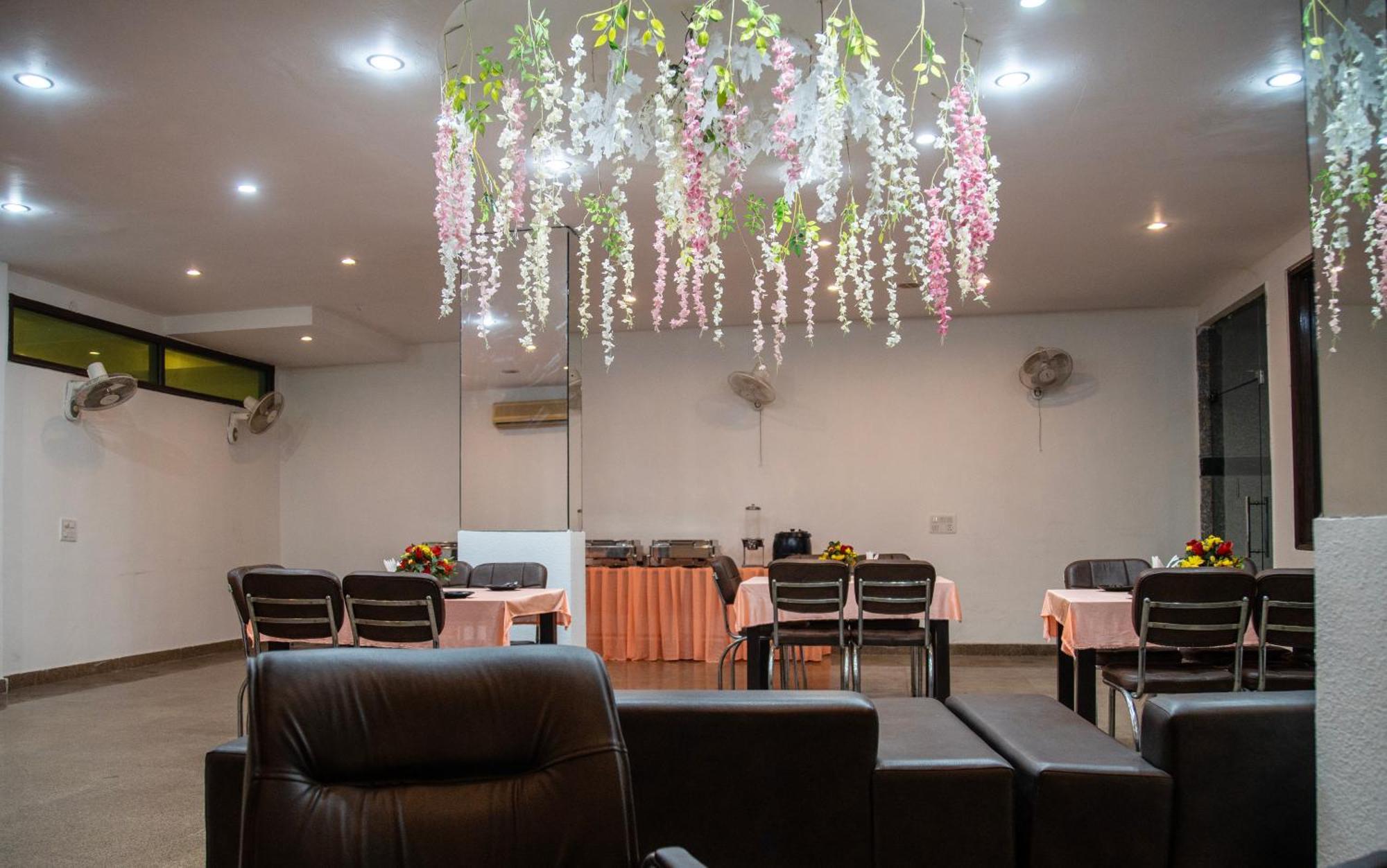 Nikko Blue - Boutique Hotel Gurgaon Exterior foto